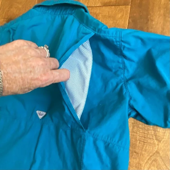 Columbia Blue Casual Button Down Shirt - Picture 15 of 16